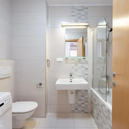 Lazynest - Modern Apartment With Parking & Balcony Bucharest Exterior photo
