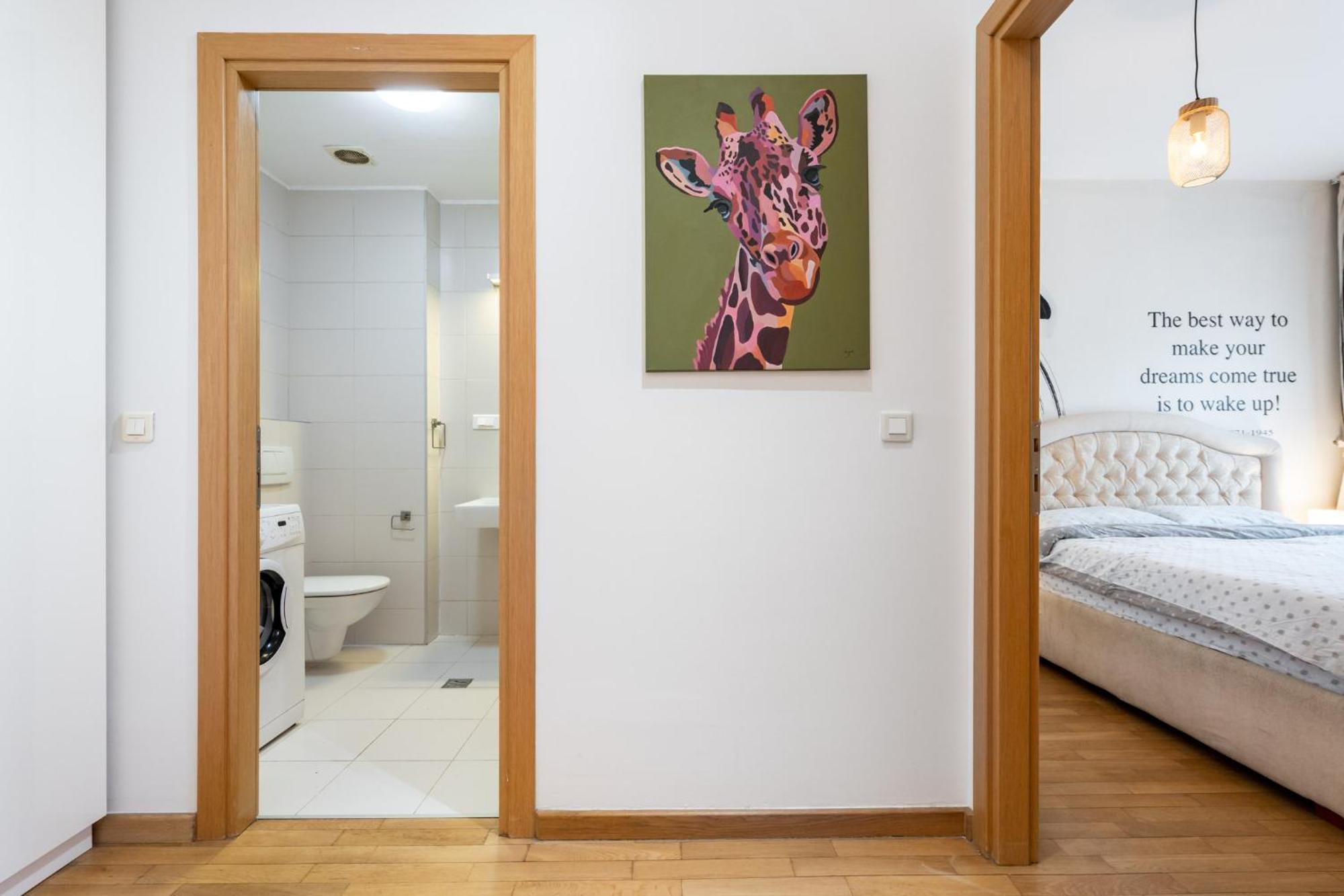 Lazynest - Modern With Parking & Balcony * Bucureşti