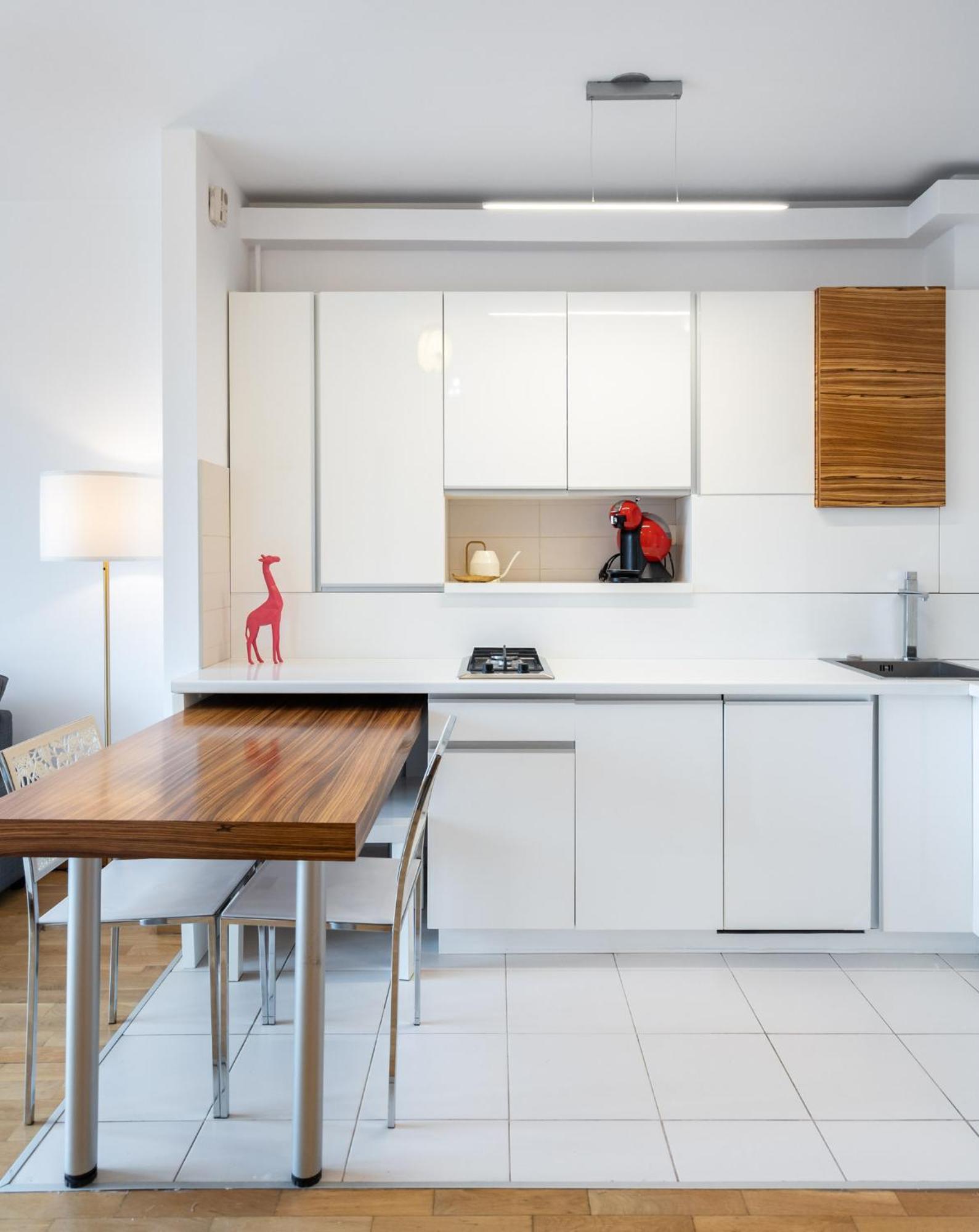 Apartament Lazynest - Modern With Parking & Balcony Bucureşti