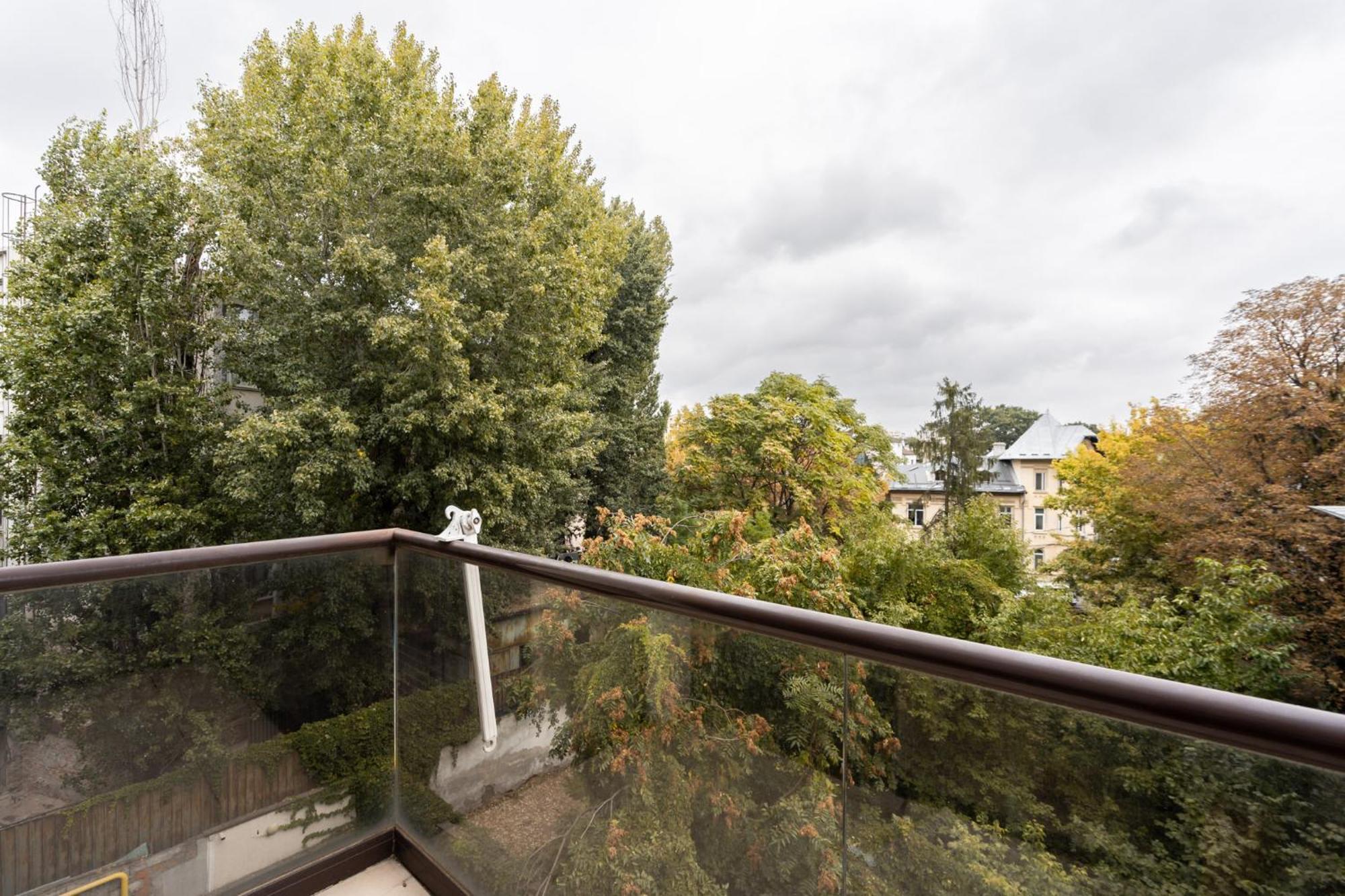 Lazynest - Modern With Parking & Balcony Apartament *